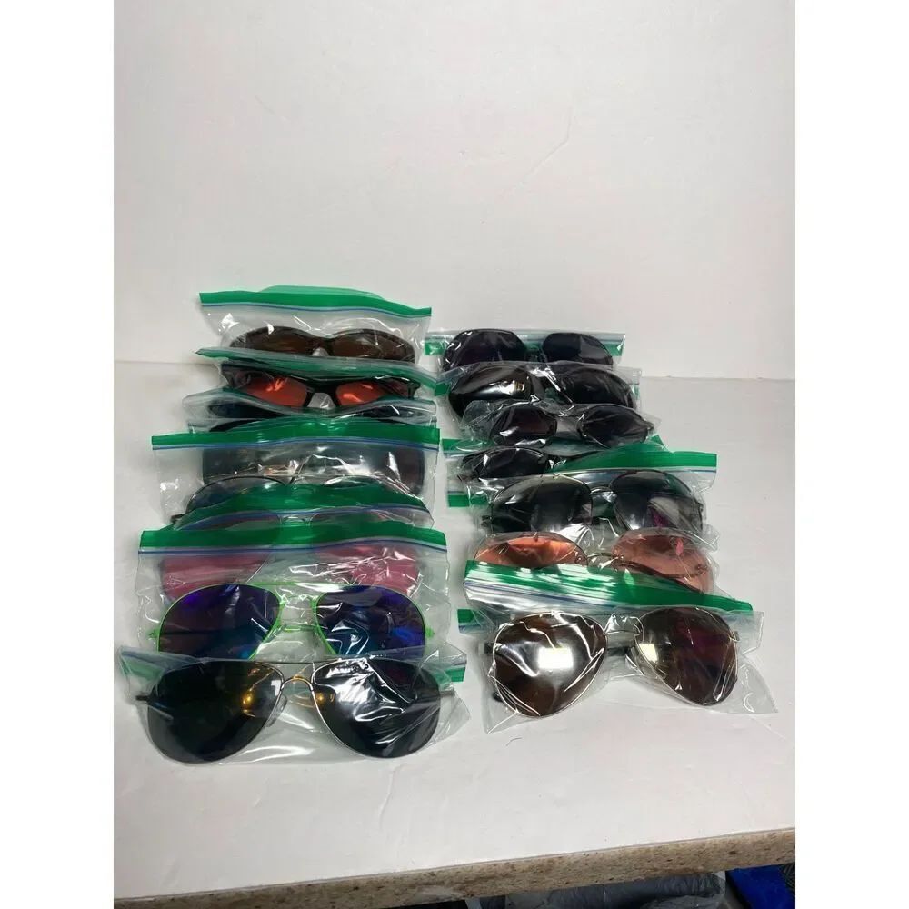 Lot of 15 Mixed Sunglasses Men Women Fashion Aviator Mirrored Assorted Styles
